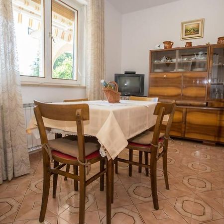Garden View Apartment In Porec For 2 - 3 Persons Exteriör bild