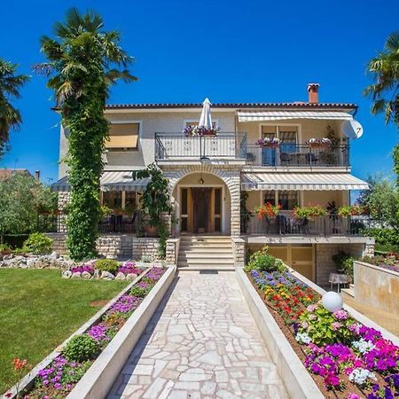 Garden View Apartment In Porec For 2 - 3 Persons Exteriör bild