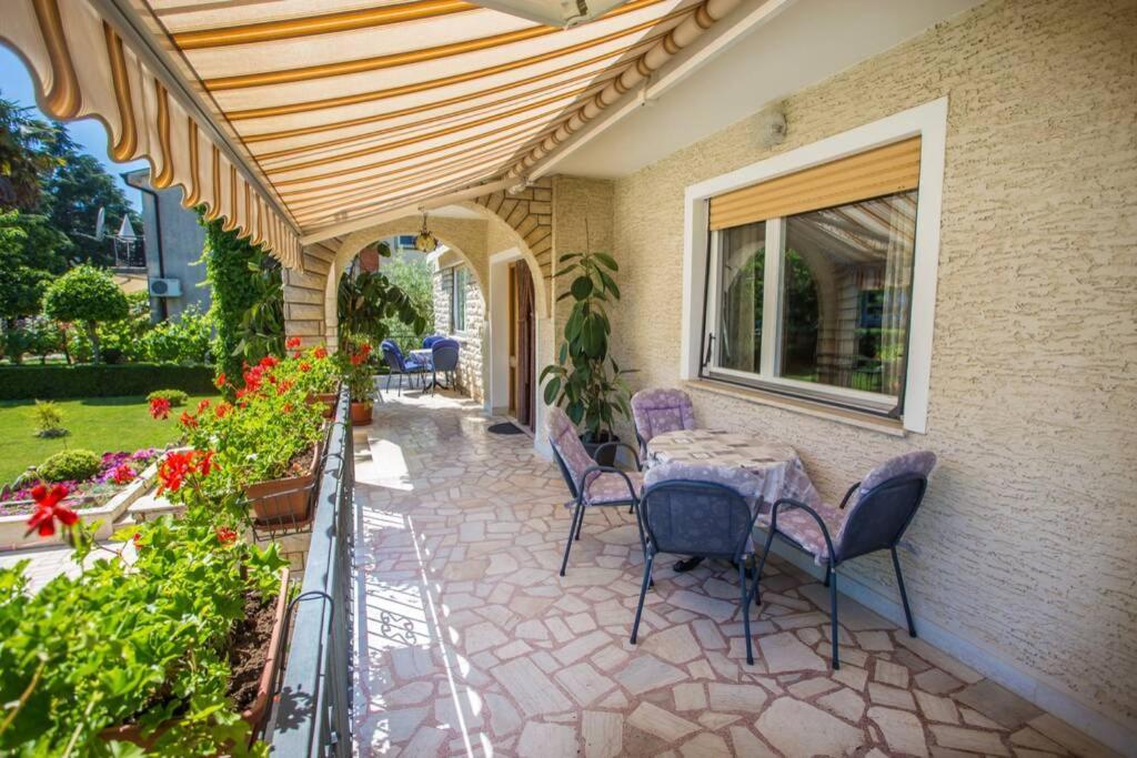 Garden View Apartment In Porec For 2 - 3 Persons Exteriör bild