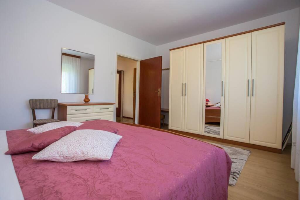 Garden View Apartment In Porec For 2 - 3 Persons Exteriör bild